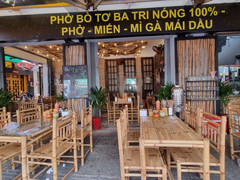 Phở bò gà Út Trân