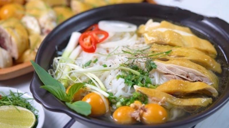 Phở bò gà Út Trân