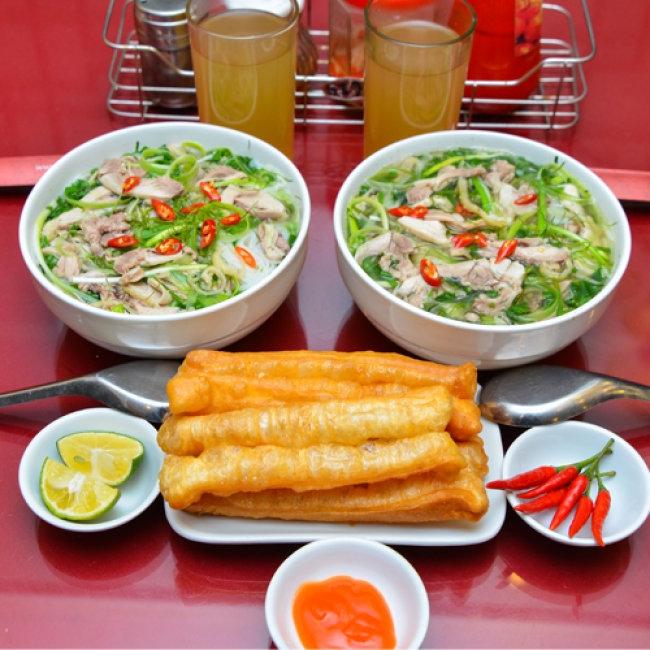 Bát phở bò thơm lừng, nức mũi