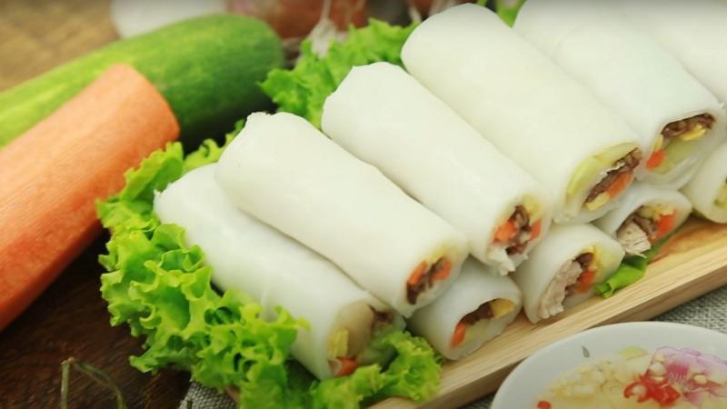 Phở cuốn - món ăn đặc trưng của Hà Nội được chị em yêu thích