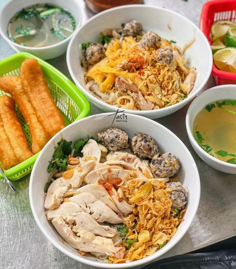 Phở Gà Nguyệt