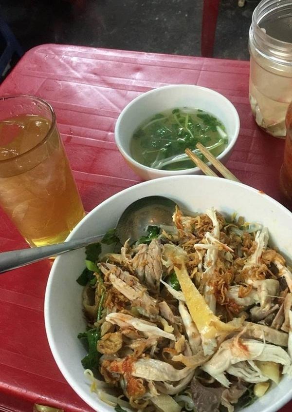 Phở gà Nguyệt