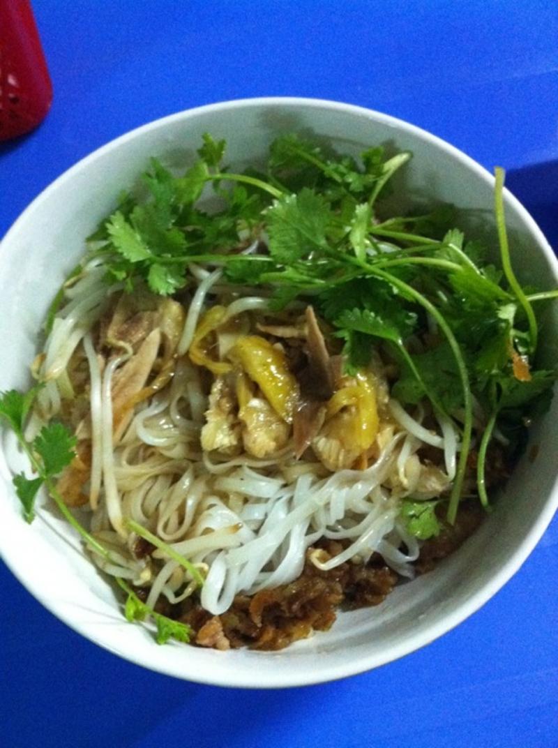 Phở gà trộn