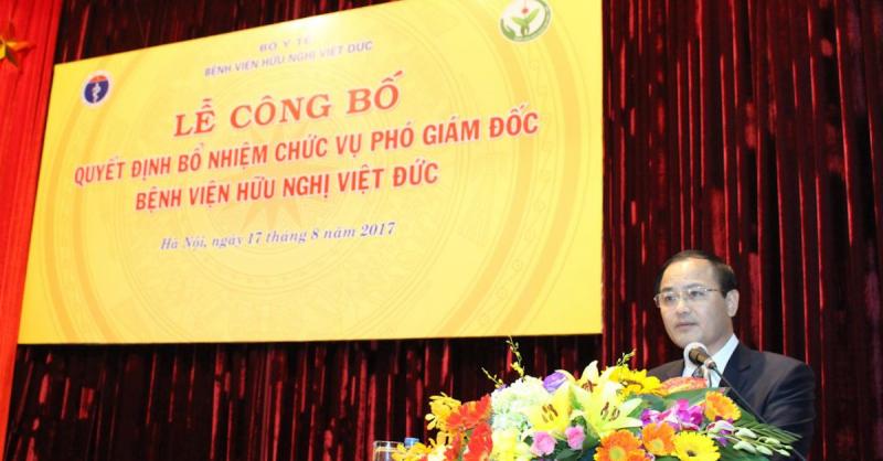Phó Giáo sư, Tiến sĩ Trần Đình Thơ là phó giám đốc bệnh viện Việt - Đức