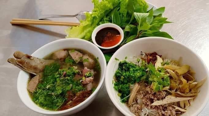 Phở khô cô Thảo