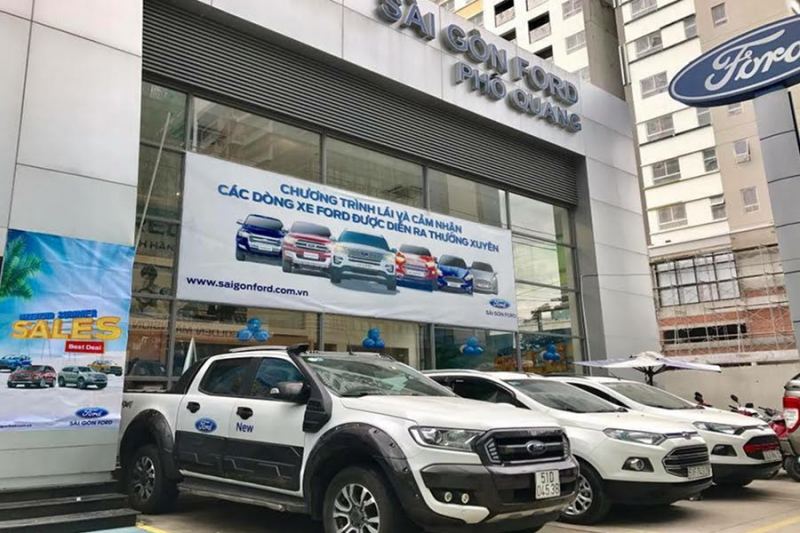 Showroom Ford Phổ Quang