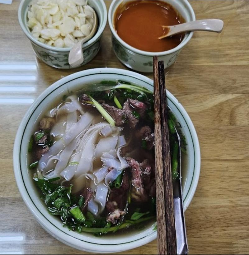 Phở Vũ Gia Truyền