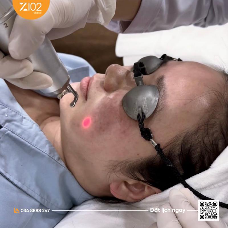 Phòng Khám Z102 by Pensilia