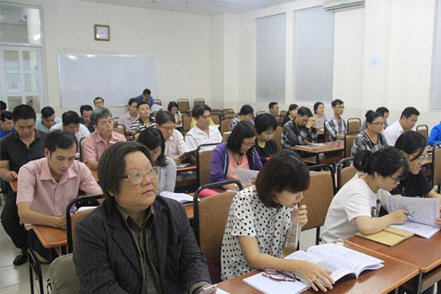 Học viên mọi lứa tuổi học tại Á Đông