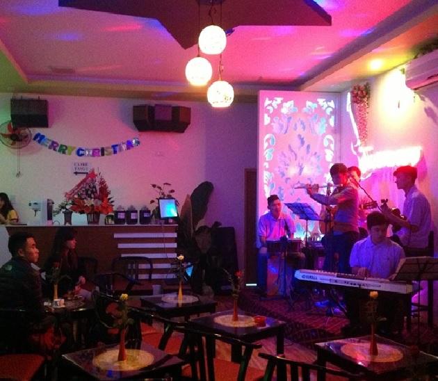 Phòng Trà Flamingo cũng là một trong những quán cafe nhạc sống