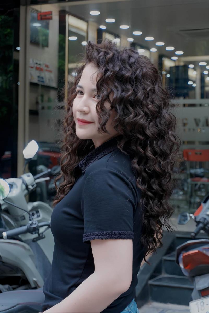 Phong Vân Hair & Beauty Salon