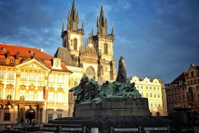 Một tòa lâu đài cổ của Prague