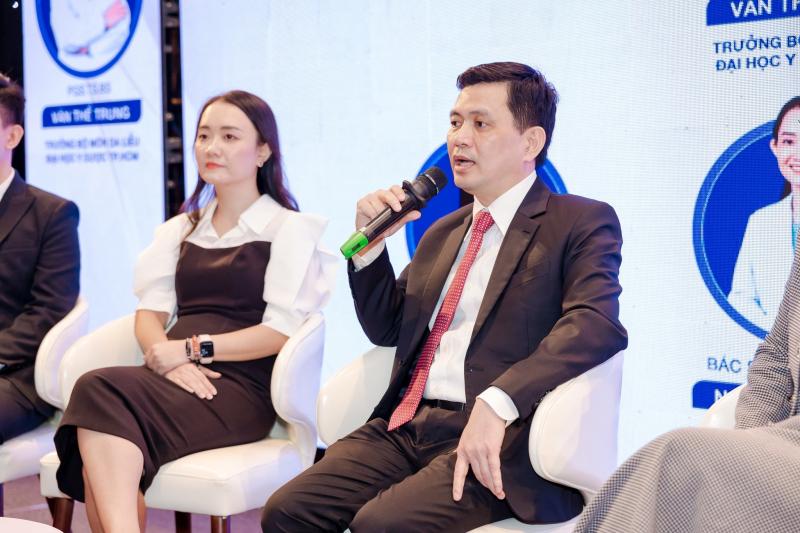 PGS.TS.BS Văn Thế Trung - chuyên gia da liễu hàng đầu TPHCM