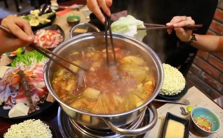 Quán lẩu nướng ngon và nổi tiếng nhất tại Hà Nội