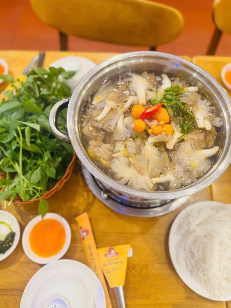 Quán A7 Lẩu Gà Lá É Phú Yên