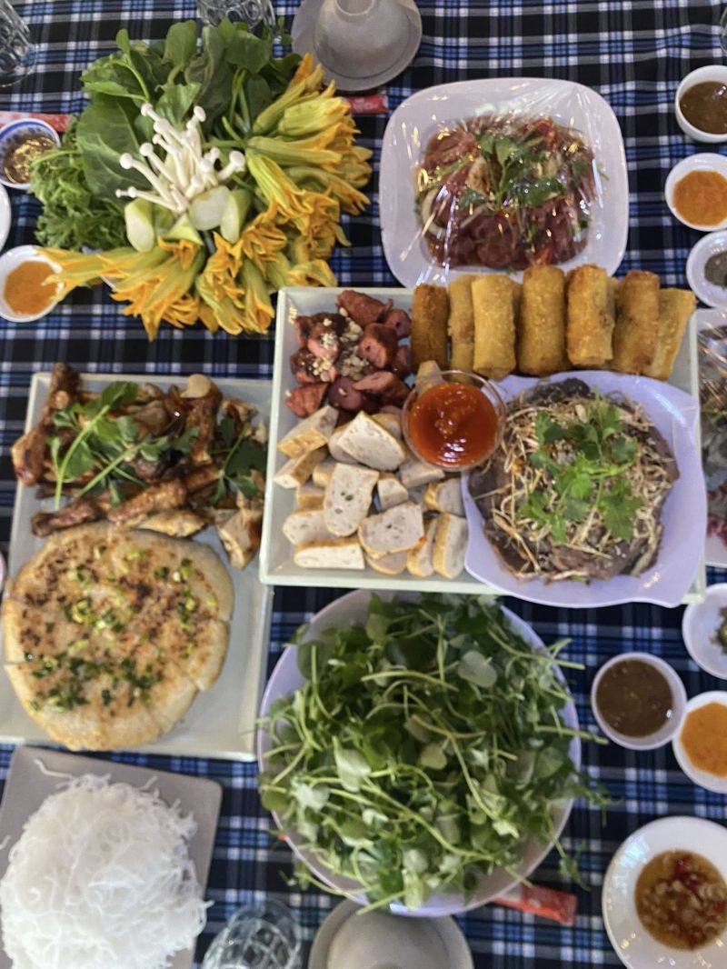 Quán Ăn Hương Thủy