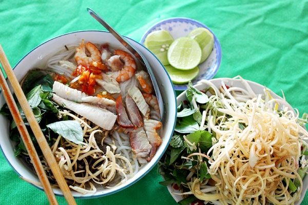 Bún nước lèo là một món ăn rất đặc trưng mùi mắm