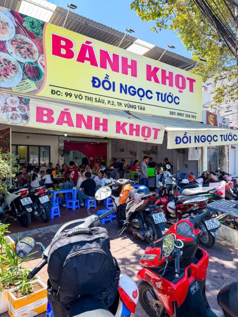 Hình ảnh mỗi buổi sáng tại quán Bánh Khọt Đồi Ngọc Tước