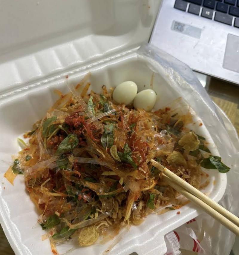 Quán ăn vặt Bà Tám