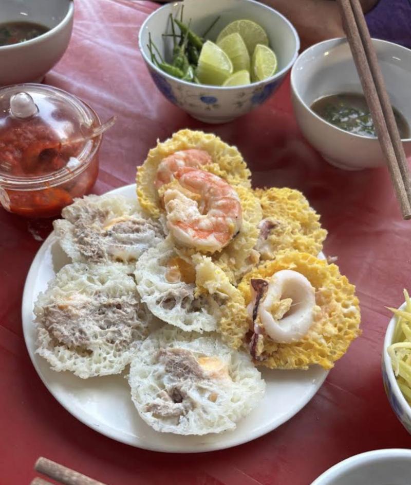 Quán Bánh Căn Cô Thủy