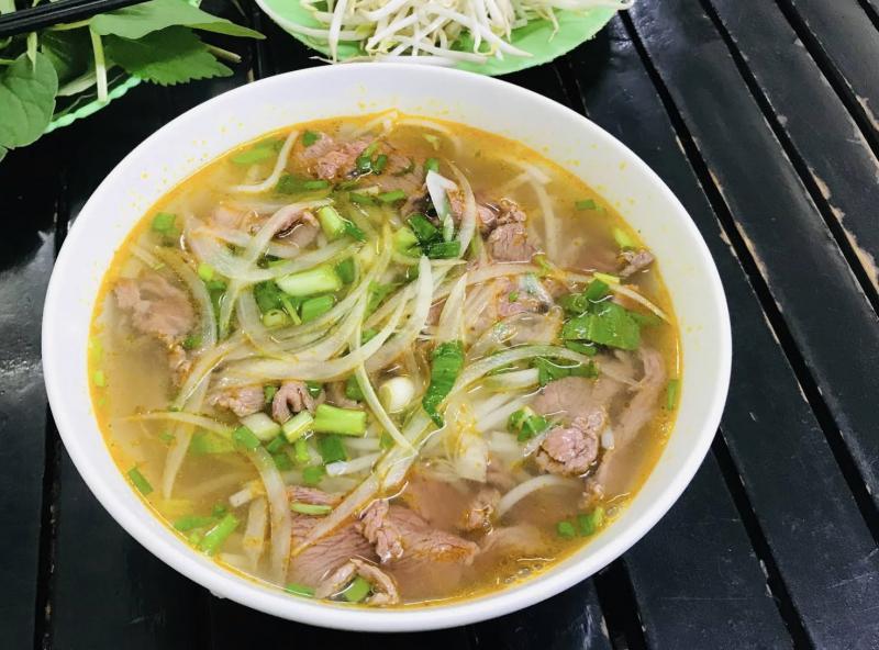 Quán Bún Bò Gánh Sông Hương