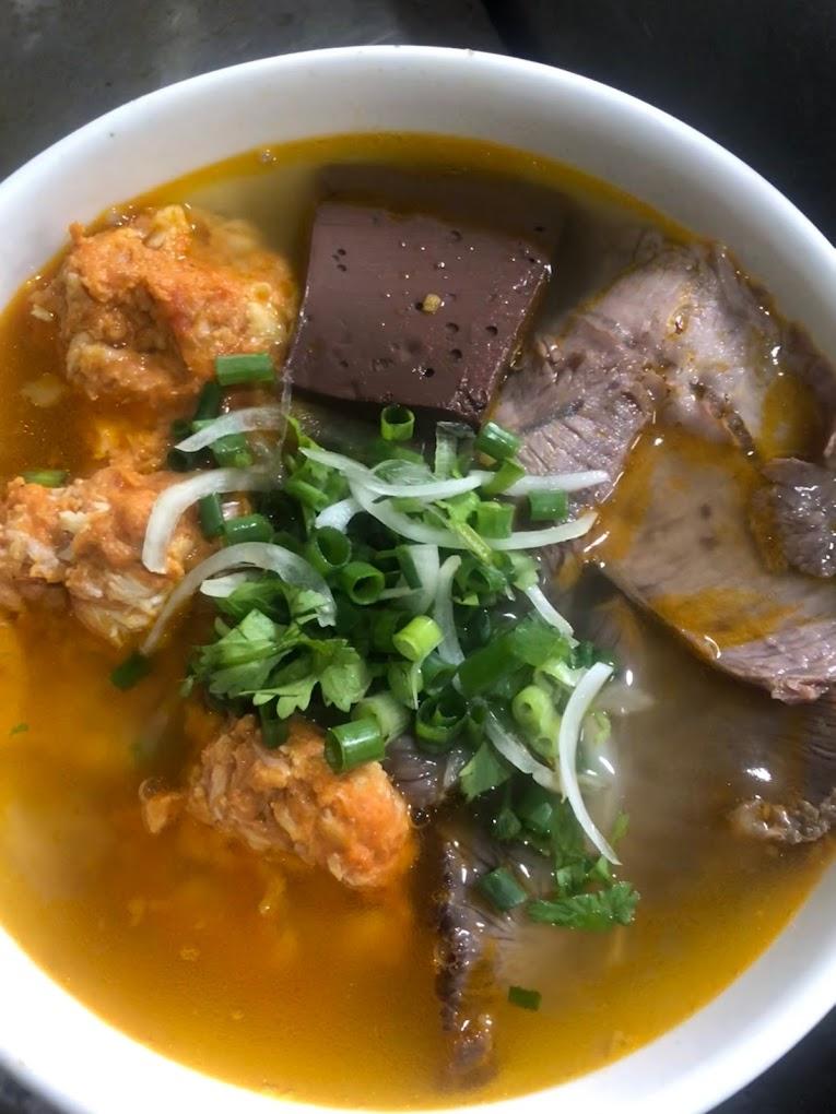 Quán Bún Bò Huế - Quỳnh Anh