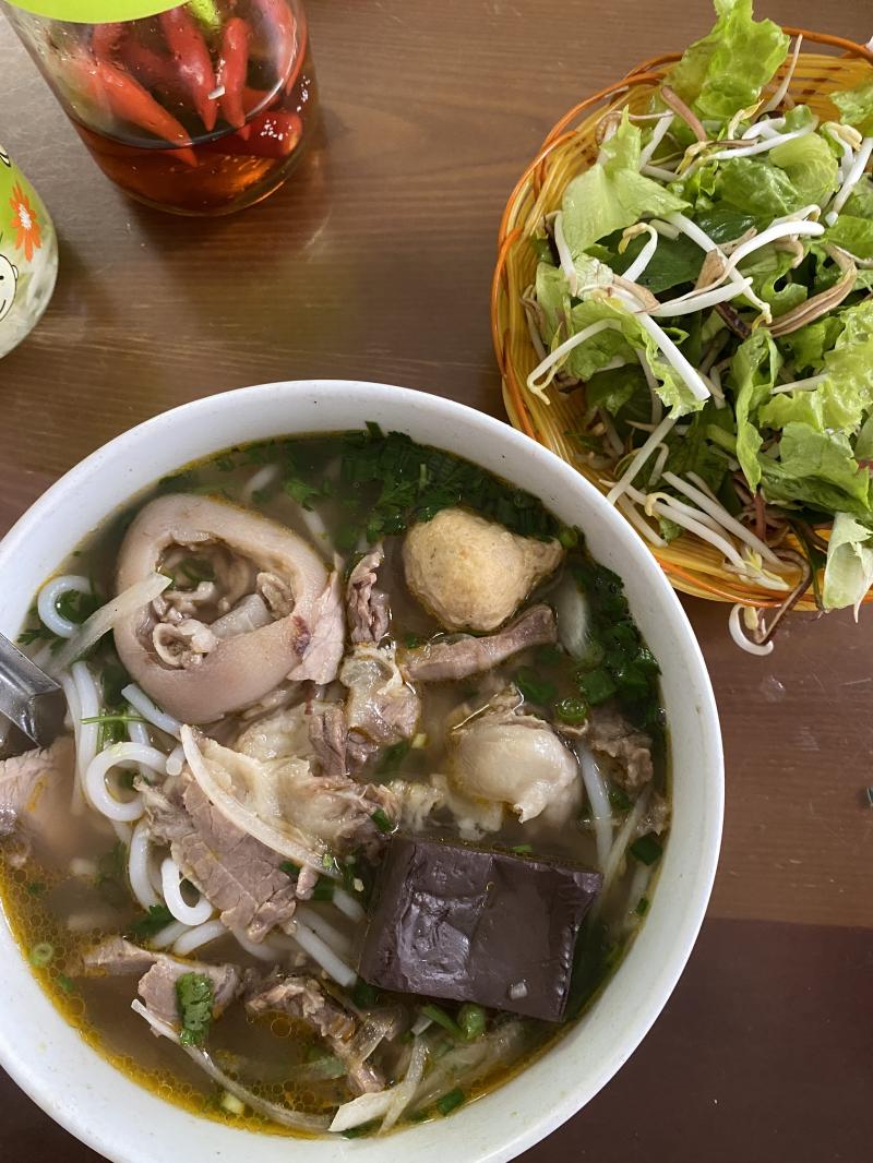 Bún bò Rất Huế