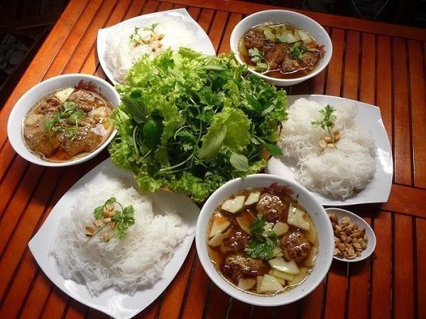 Quán Bún Chả Quạt Hồng Đạt