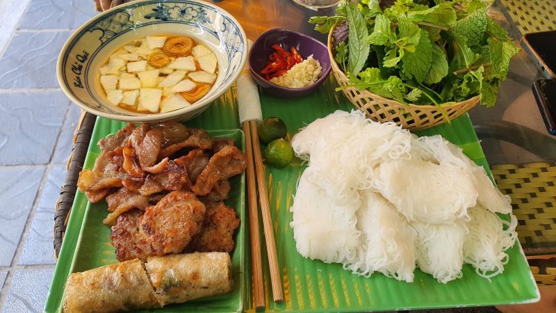 Quán Bún Chả Quê