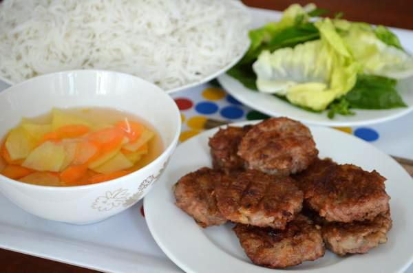 Quán Bún Chả Quê