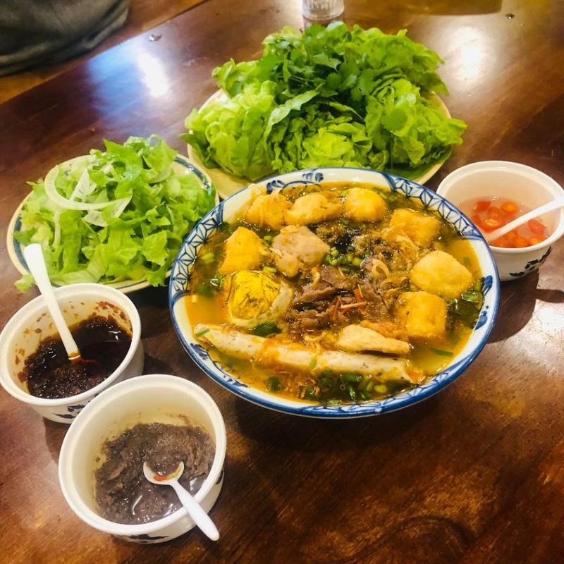 Quán bún riêu Bà Ngọc