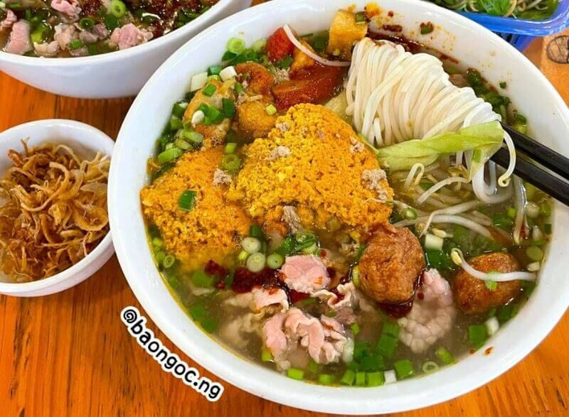 Bún riêu cua Bà Hương