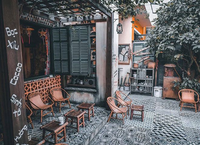 CỬA HÀNG CÀ PHÊ PHỤC VỤ ĐỒ UỐNG NGON BÊN BÃI BIỂN XINH ĐẸP