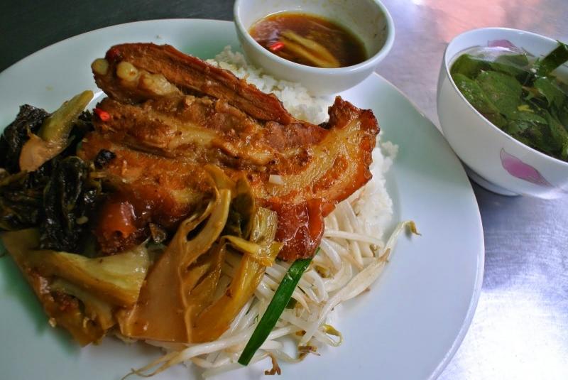 Top 4 quán cơm ngon nhất gần bệnh viện Bạch Mai, Hà Nội