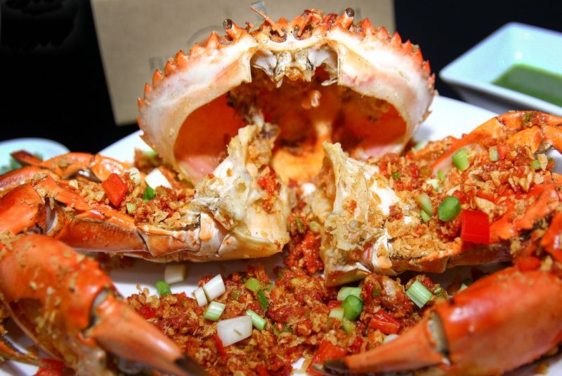Hải Sản Năm Đảnh ở Đà Nẵng nổi tiếng với món hải sản nào?
