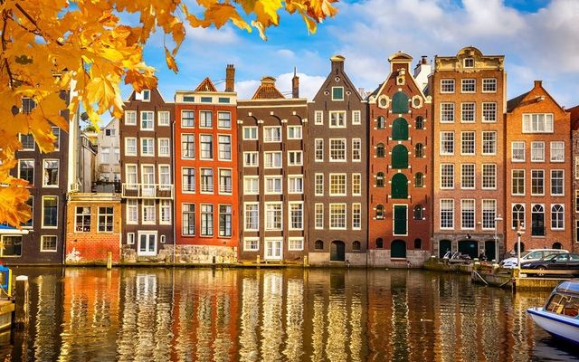 Top 10 địa điểm đẹp nhất Hà Lan bạn không thể bỏ qua 