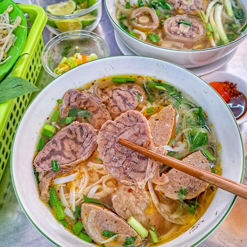 Quán phở Nga - Quán ăn sáng nổi tiếng ở Cần Thơ