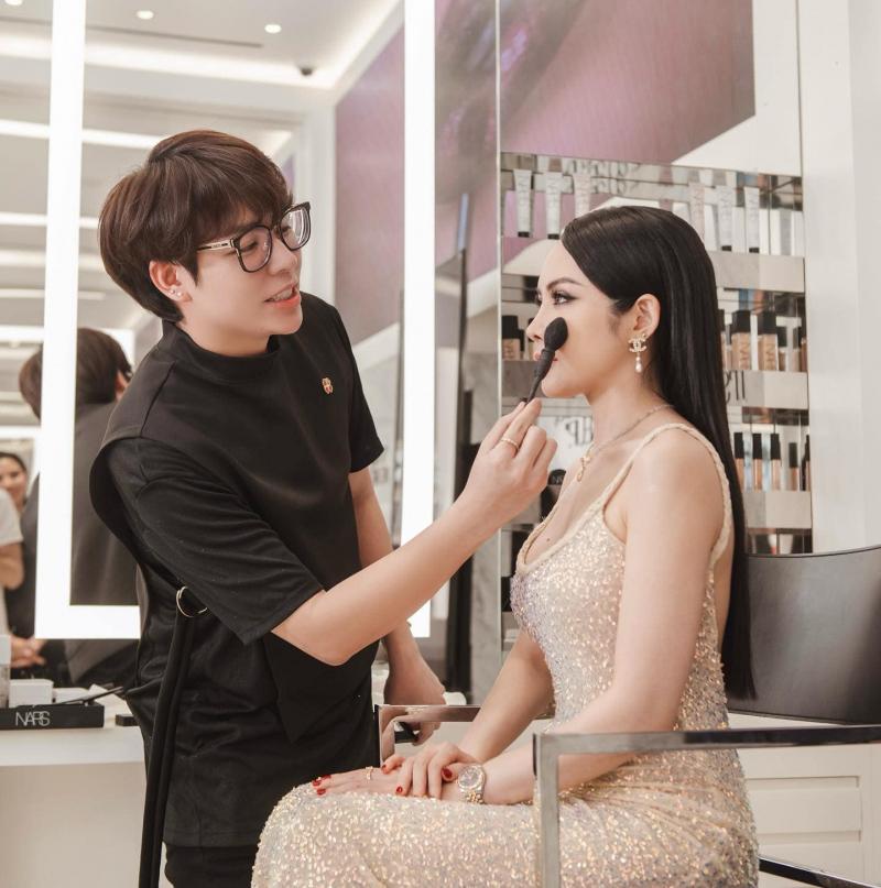 Quanbee Make- Up Academy