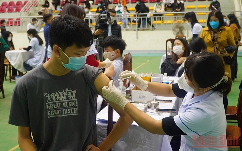 Học sinh Quảng Bình tiêm vaccineCovid (Ảnh: Internet)