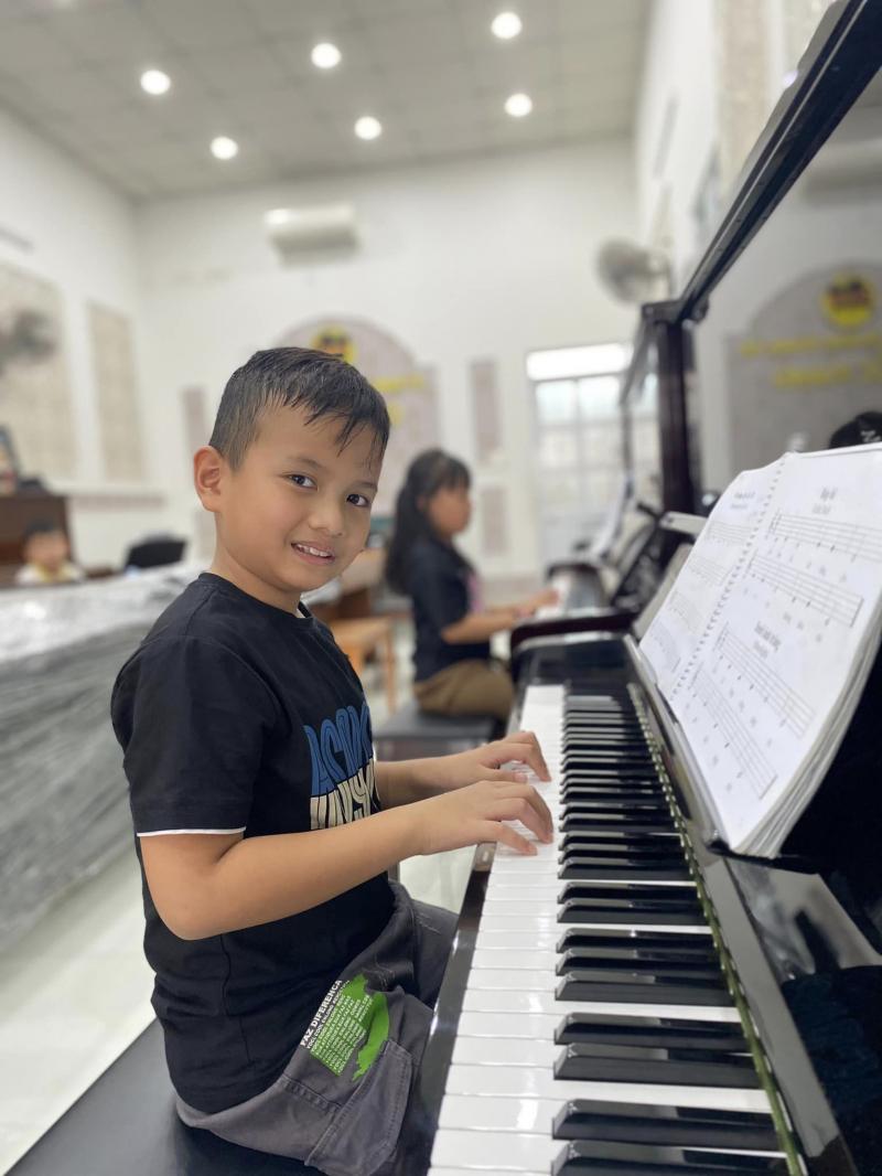 Trung tâm âm nhạc Quốc Piano