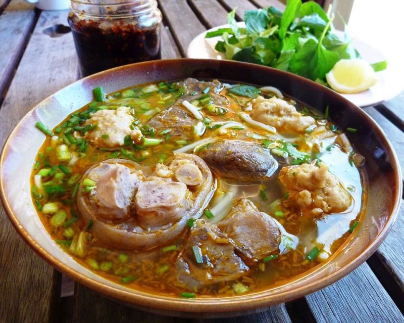 Quyên - Bún Bò Huế