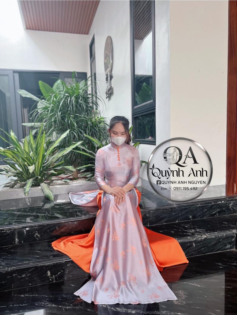 Quynh Anh Nguyen may áo dài