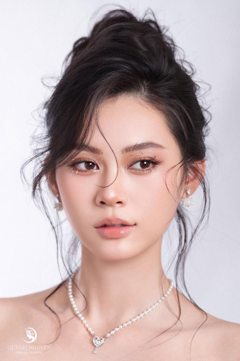Quỳnh Nguyễn Make Up Academy