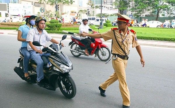 Yên tâm khi có gái Luật ngồi sau