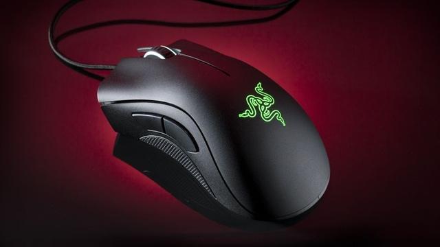 Razer DeathAdder Chroma giá 1,6 triệu đồng