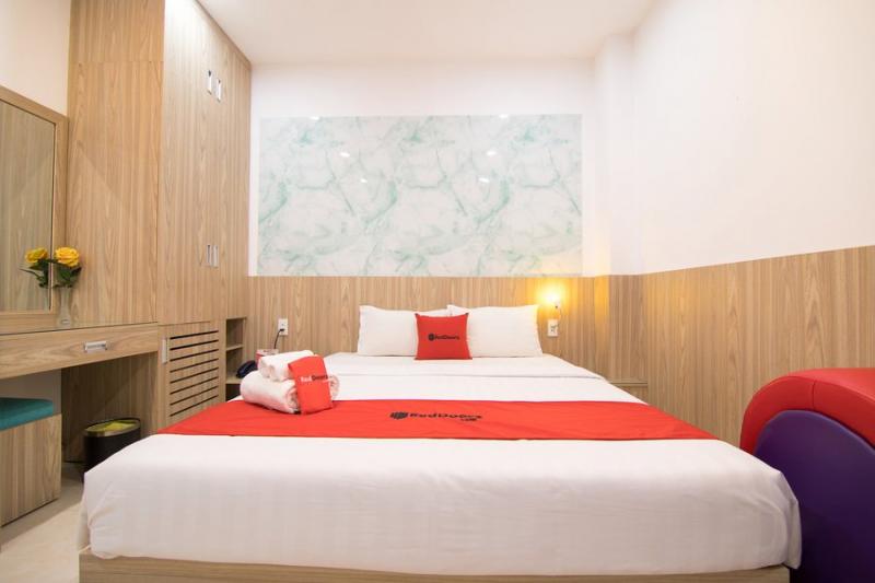 RedDoorz Love Hotel