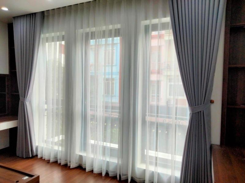 Tại Hà Nội, những bộ rèm cửa được thiết kế độc đáo và đẹp mắt sẽ tạo nên không gian sống đầy phong cách và hiện đại cho căn nhà của bạn.
