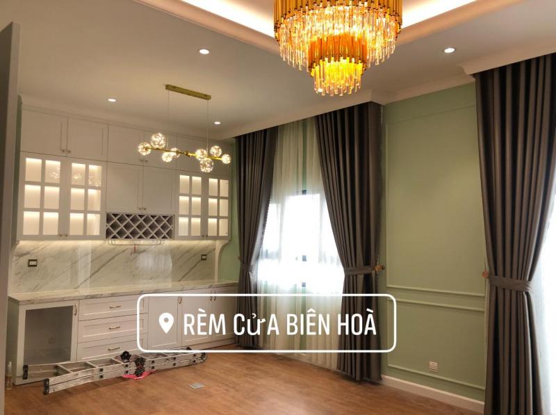 Rèm cửa Hoàng Chung