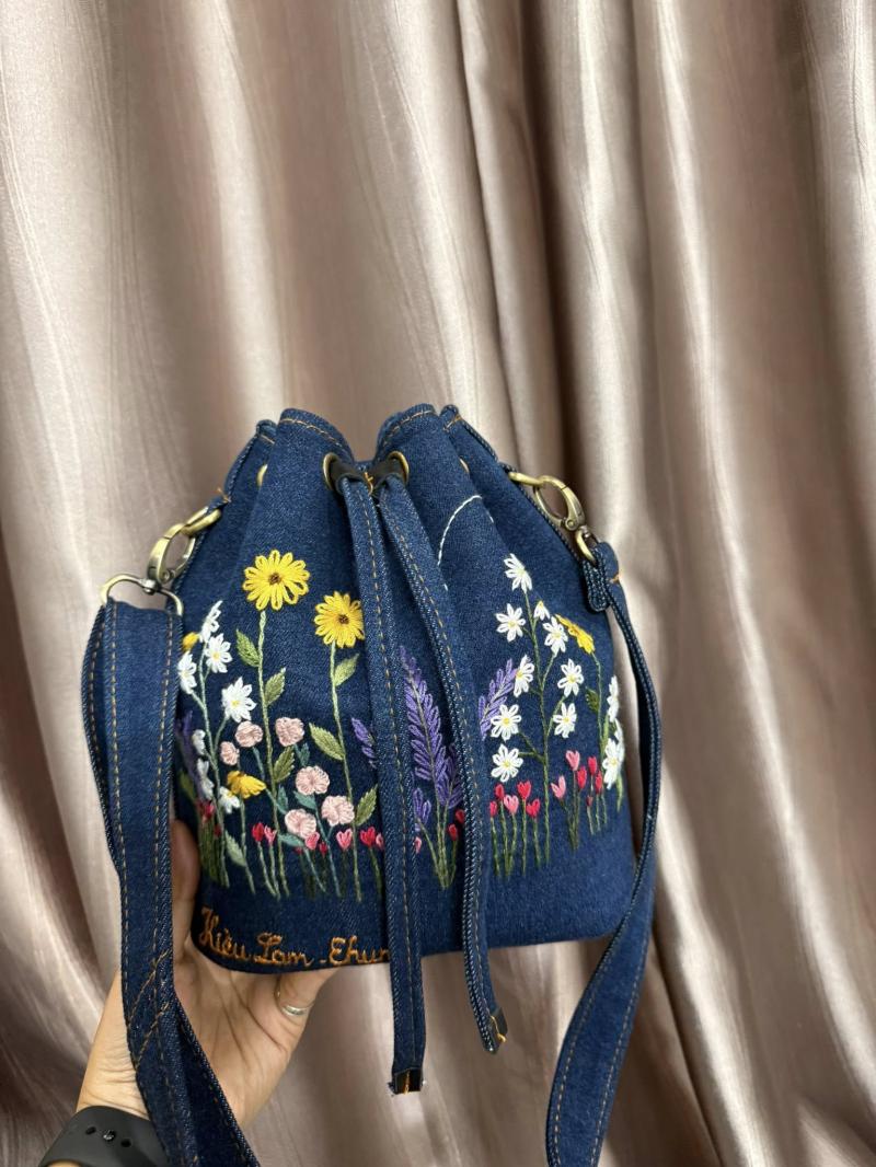 RenewJeans Tái sinh jeans cũ