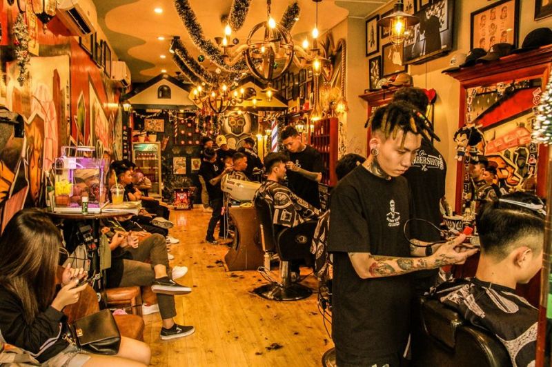 Bỏ túi 7 tiệm cắt tóc nam ở Sài Gòn đẹp giá rẻ nhất  HCMtoplistcom